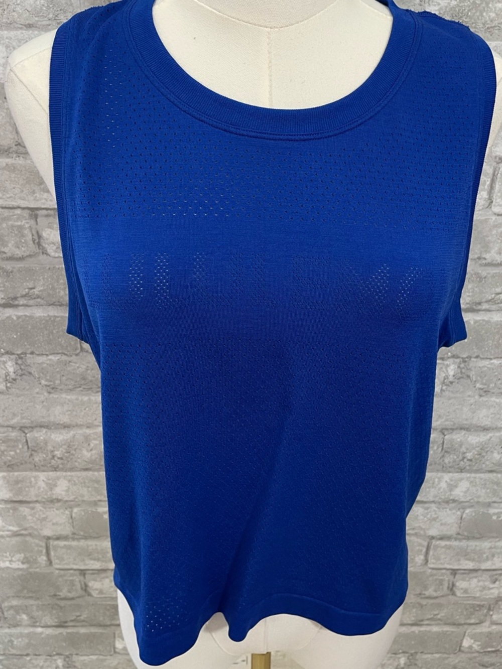 Lululemon Breeze By Muscle Crop Tank lululemon